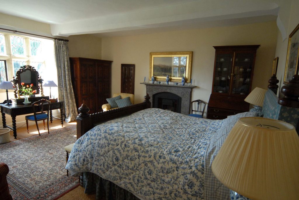 Blue-Bedroom at Pentrehobyn Hall