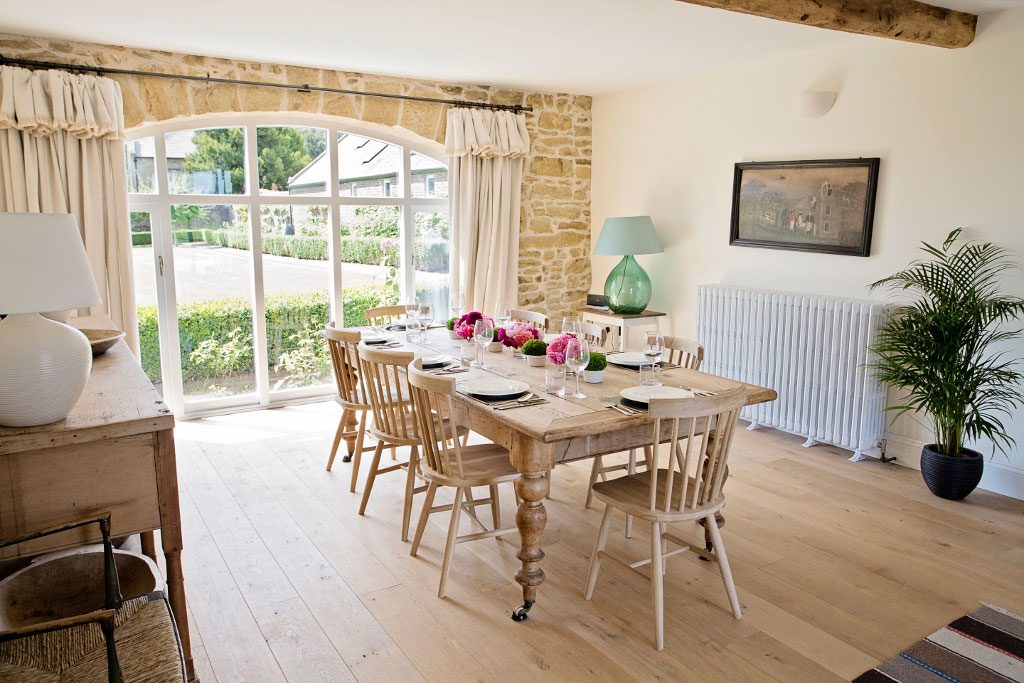 Interior-coach-house